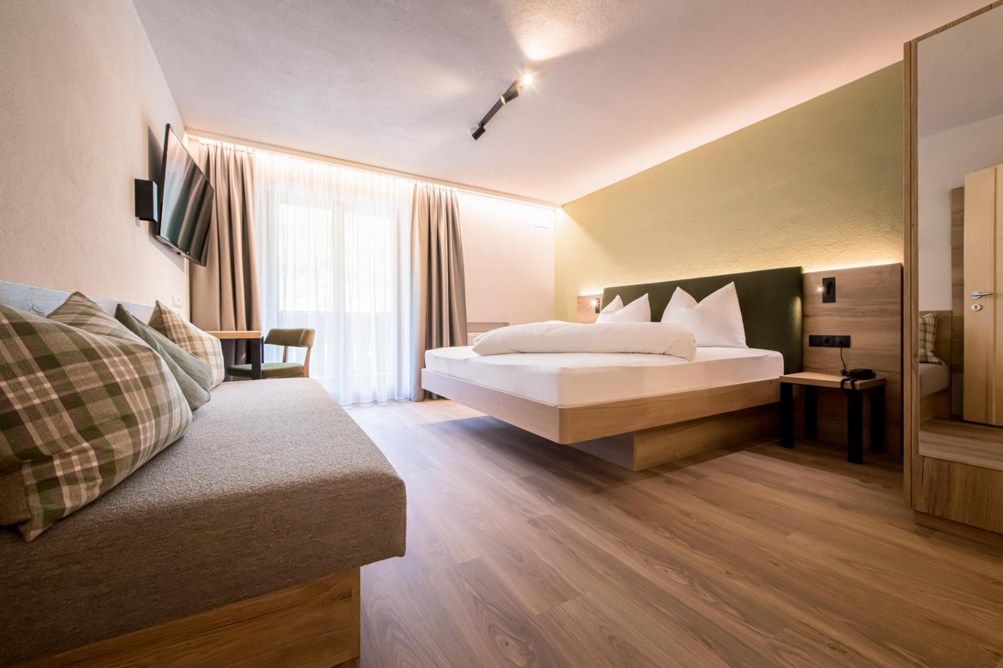 Hotel Sigmunderhof Киенес Екстериор снимка